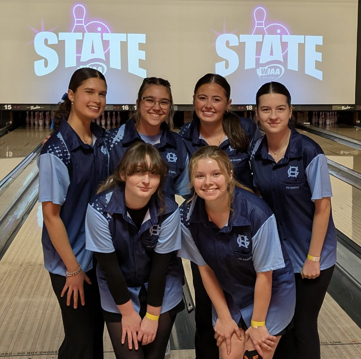 Girls Bowling Excels at Districts and Qualifies for State